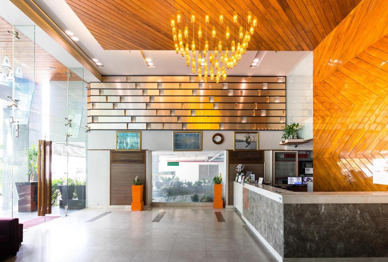 Nice Residence Bangkok Exterior photo