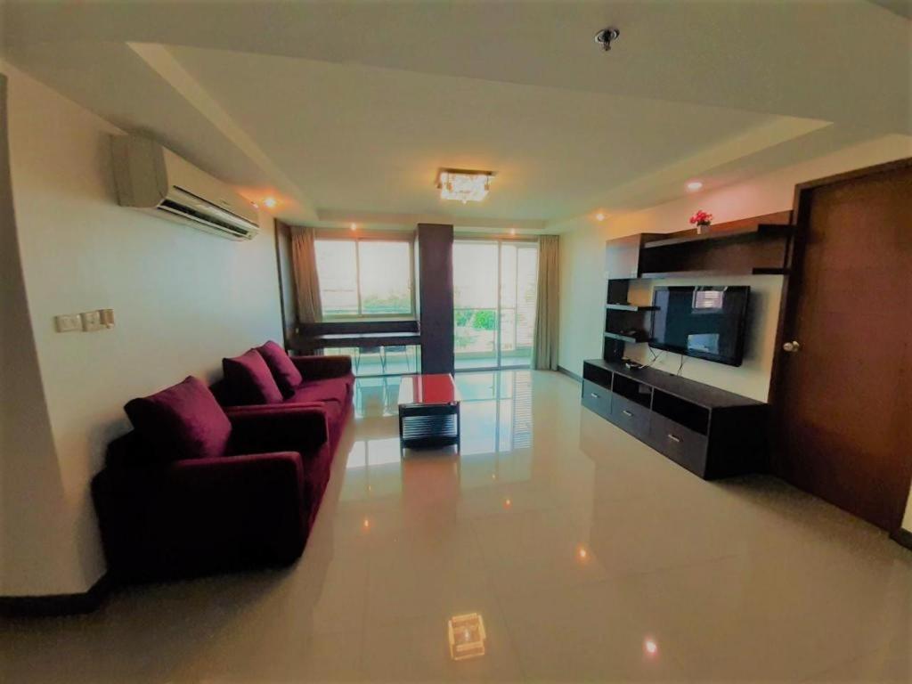 Nice Residence Bangkok Exterior photo
